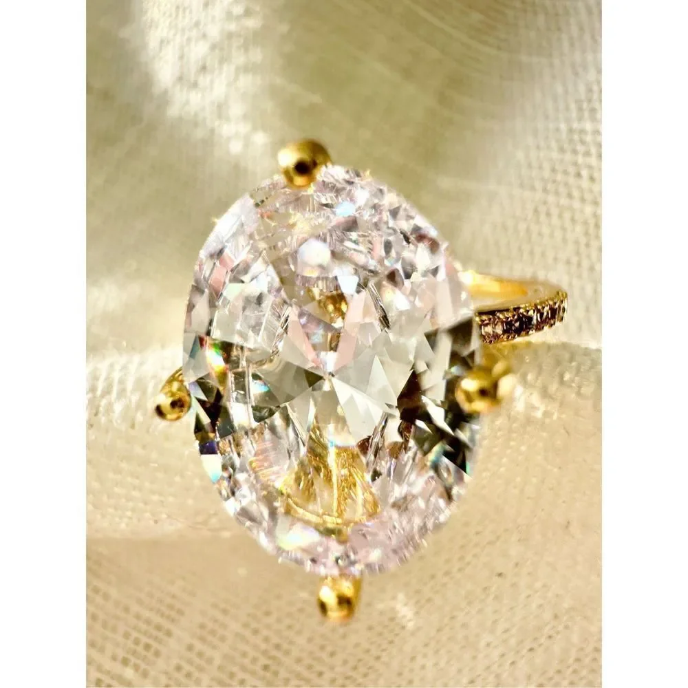 Gorgeous Oval cut cubic zirconia solitaire ring